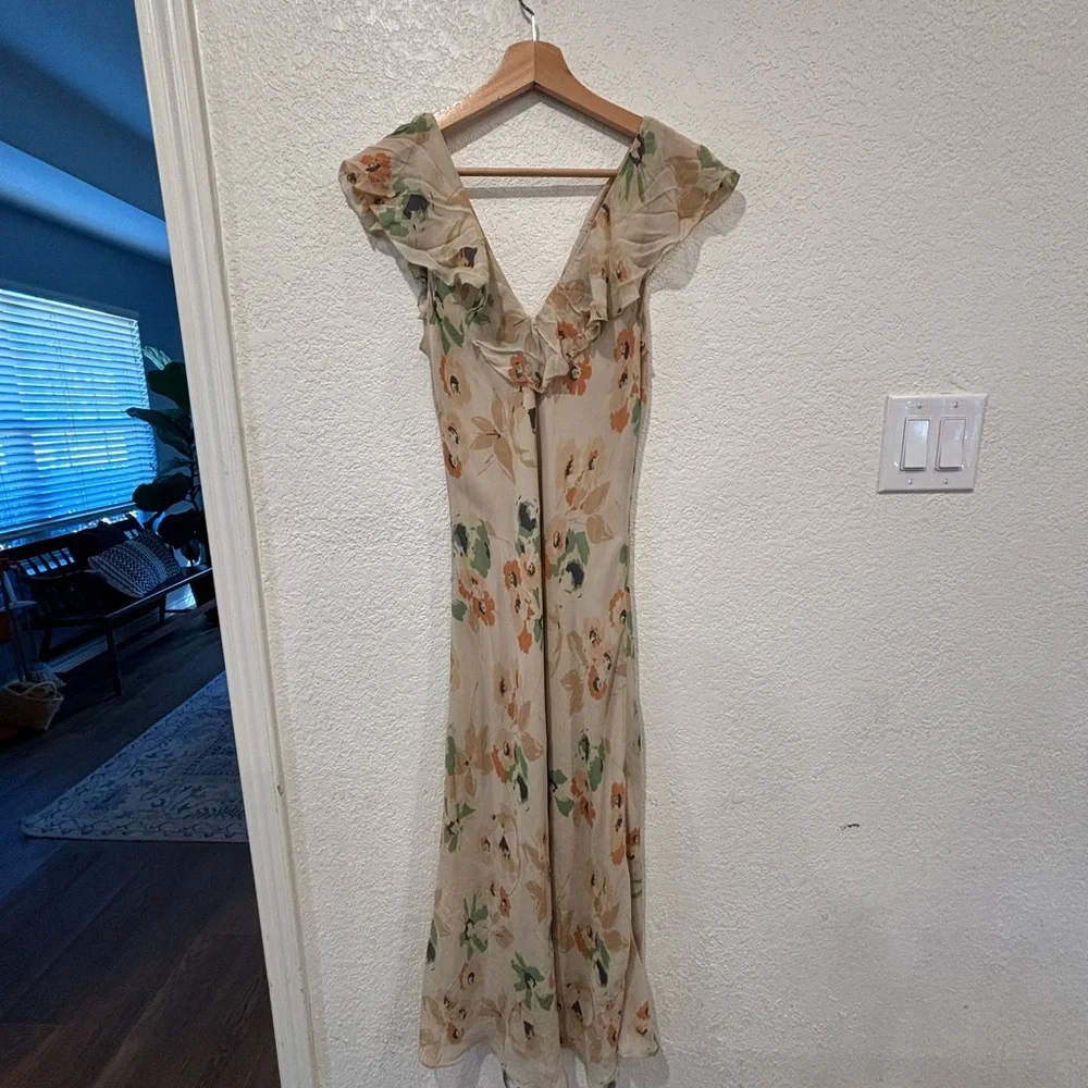 Polo Ralph Lauren 100% Silk Floral Ruffle V Neckline Beige Maxi Dress Size 6 - Picture 6 of 6